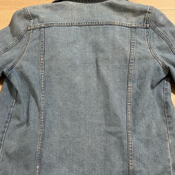 Light Wash Distressed Denim Jacket | Fits M/L - Picture 4 of 4